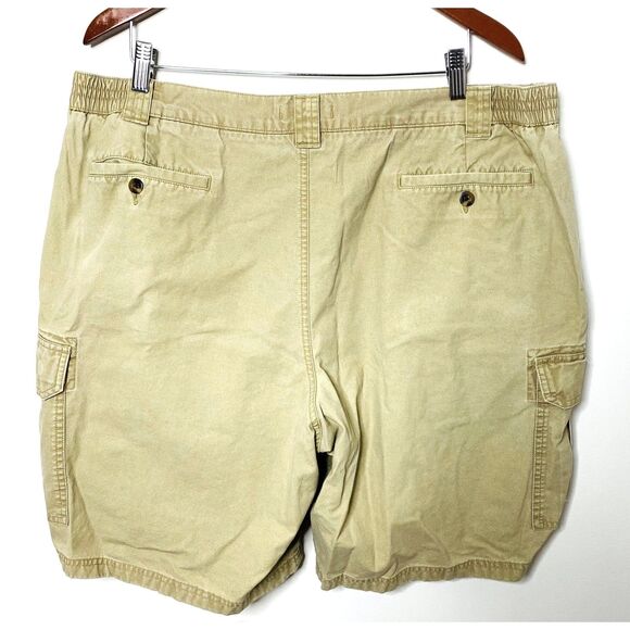 LL Bean Tropic Weight Cargo Shorts Mens Khaki Cotton Comfort Waist Outdoor Sz 42 - Picture 3 of 6